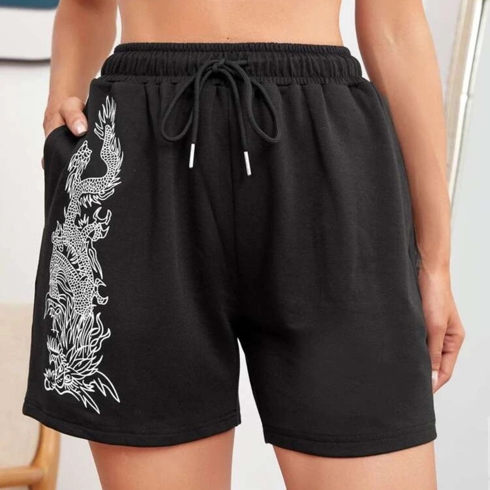 BALCK DRAGON SWEAT SHORTS🖤